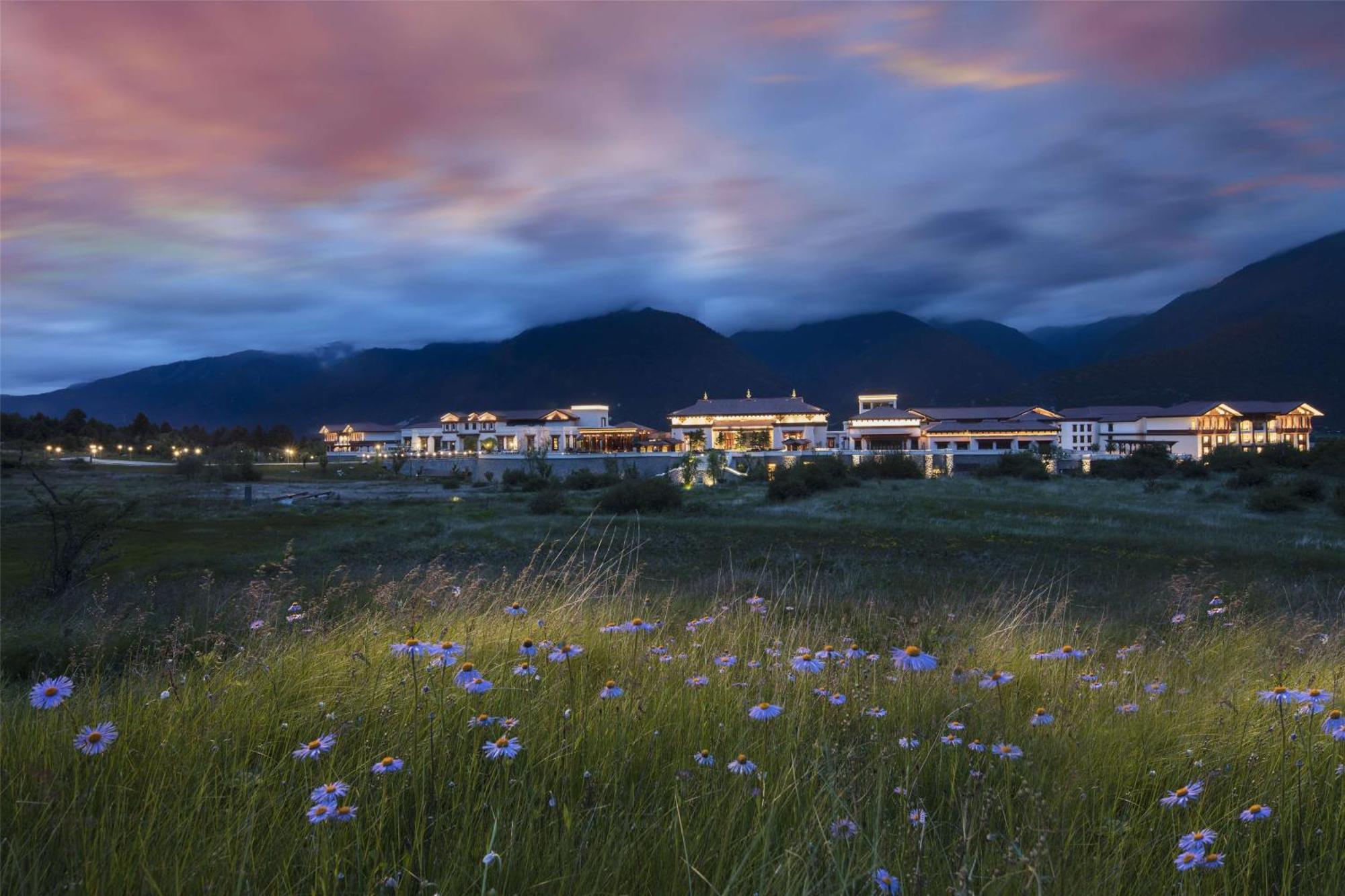 Hilton Linzhi Resort Nyingchi Exterior foto